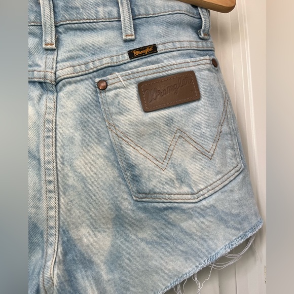 WRANGLER SHORTS - Picture 1 of 4